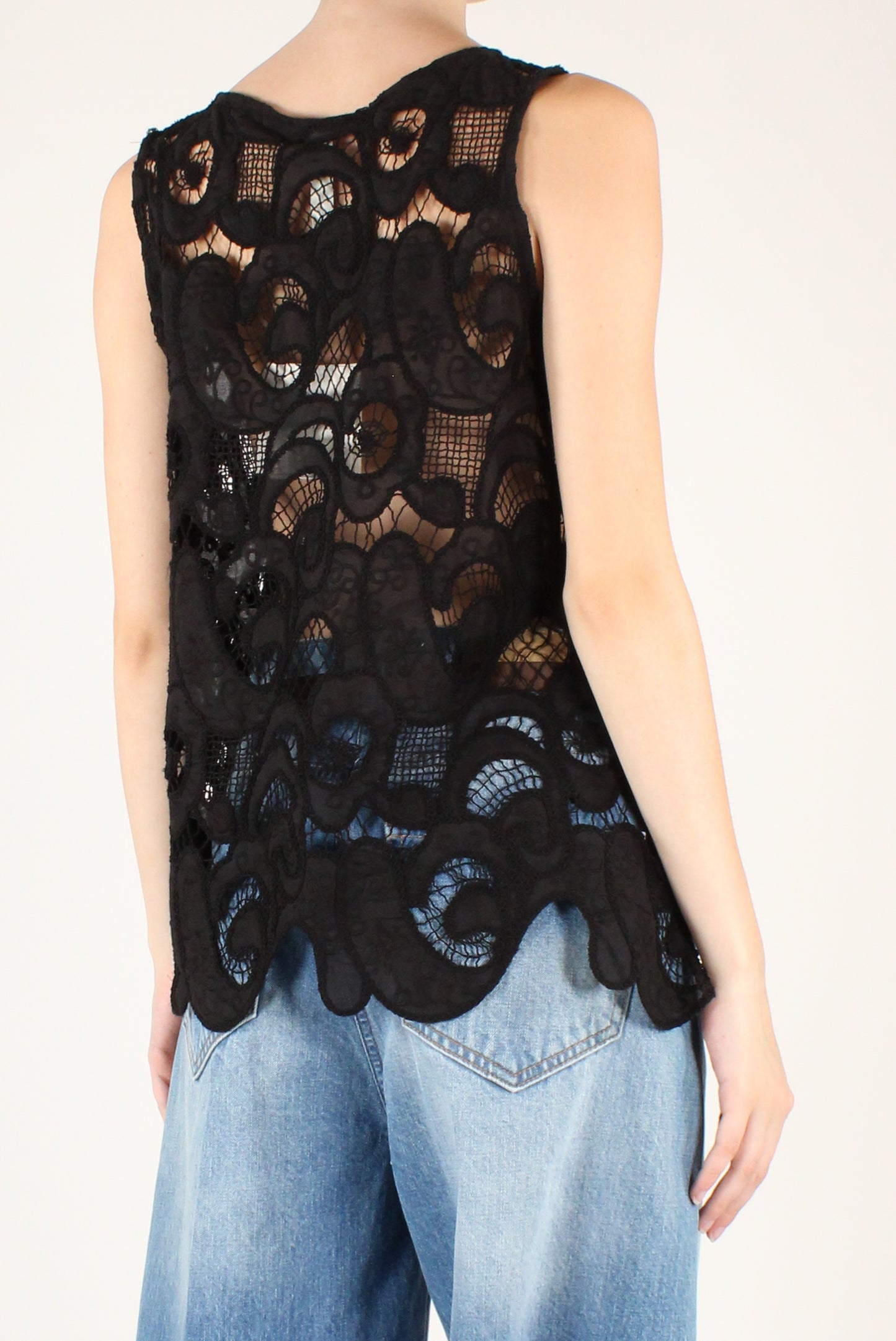 Sleeveless Lace Blouse with Embroidery