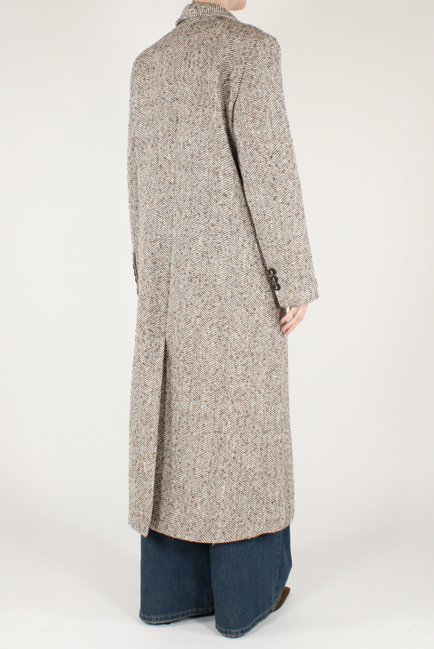 Cappotto Lungo Spigato con Spilla