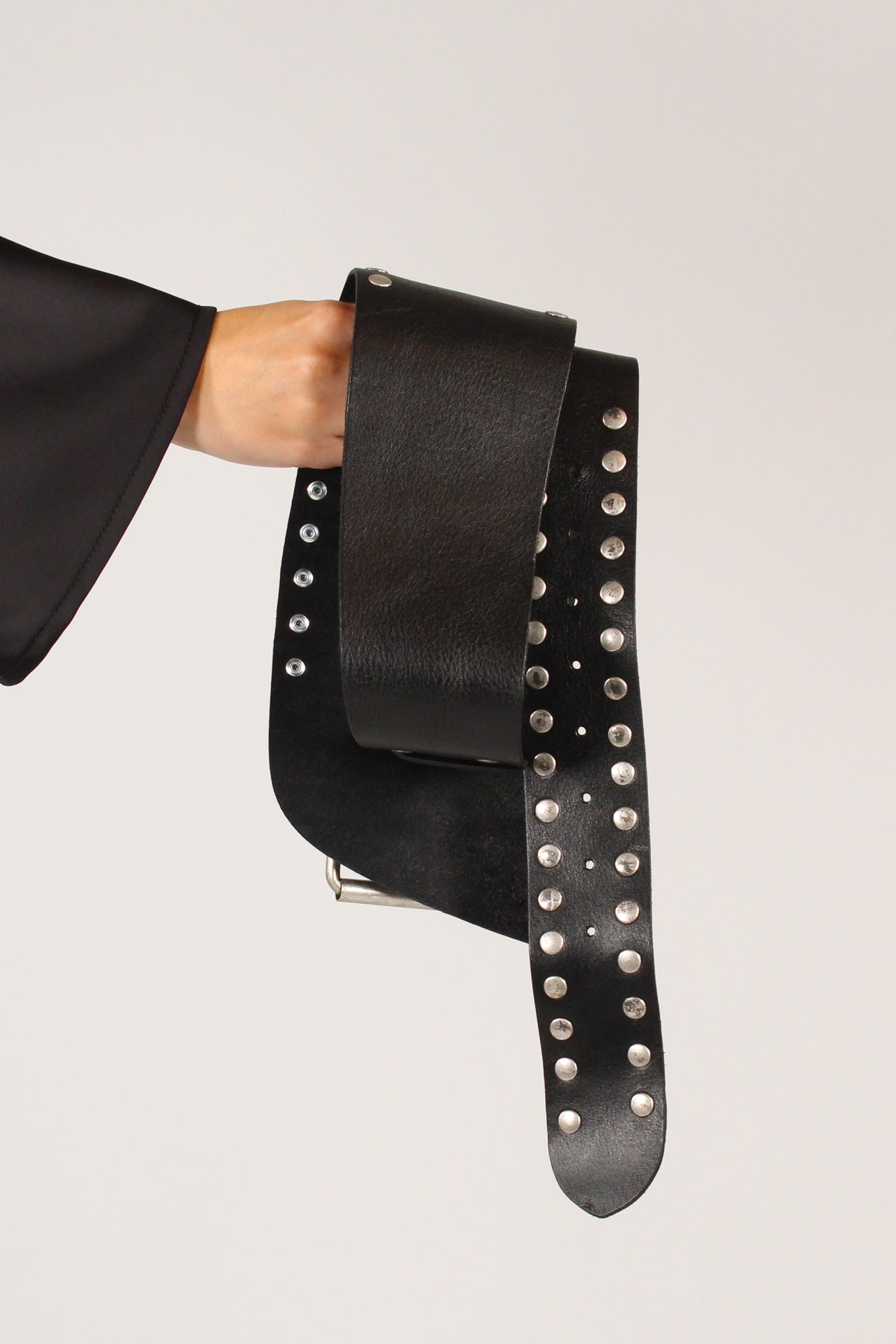 Cintura a Vita Alta in Pelle con Borchie