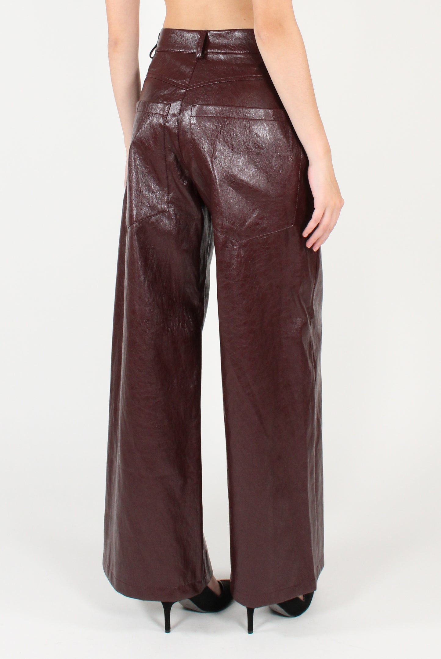 Pantaloni con Tasconi in Ecopelle Lucida