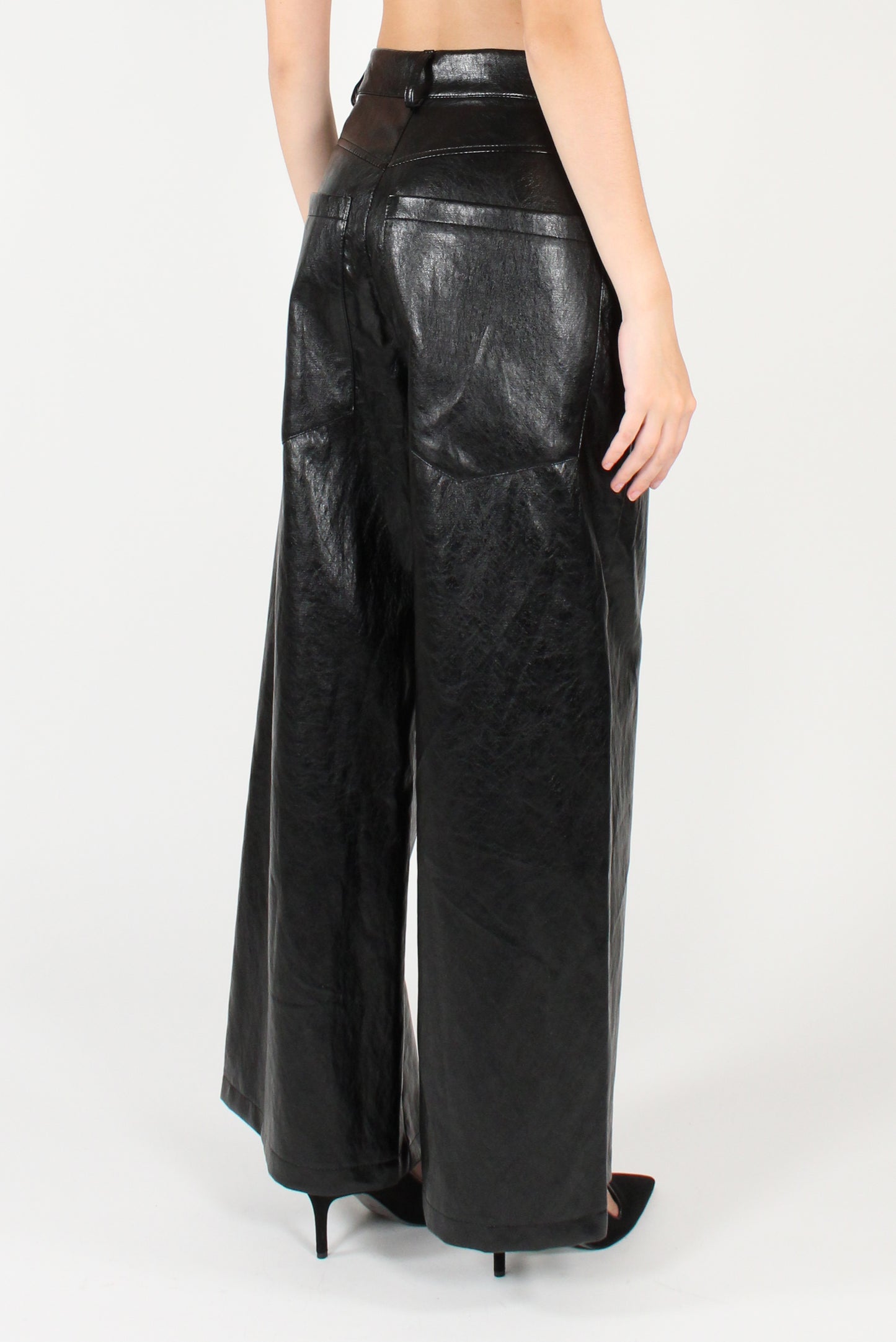 Pantaloni con Tasconi in Ecopelle Lucida