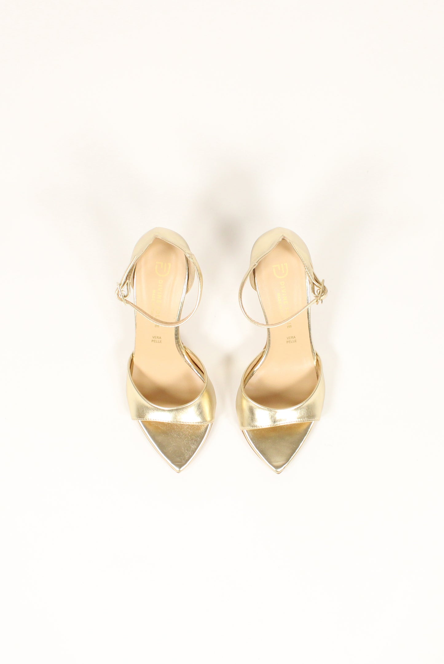 Sandals with Heel and Strap