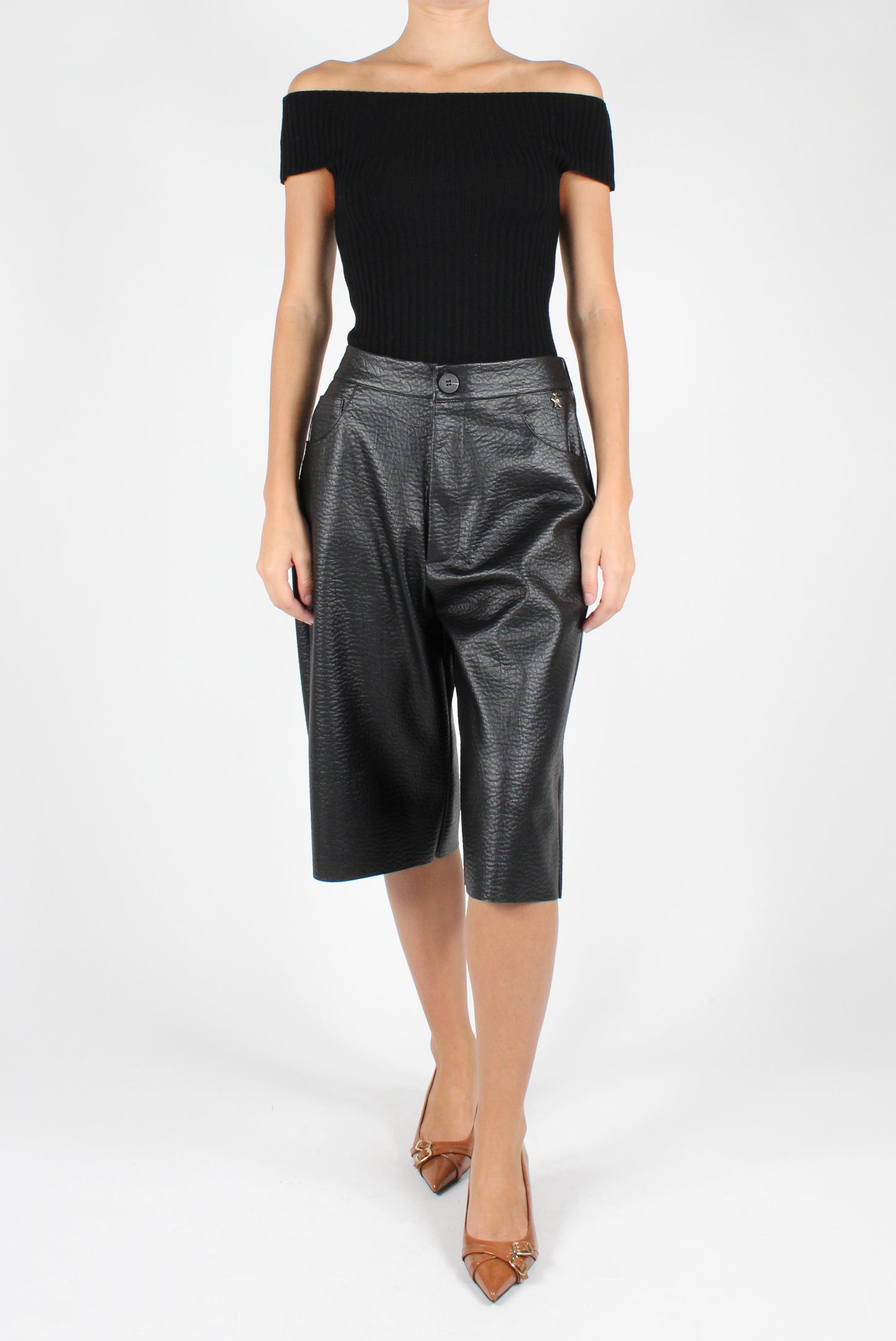 Bermuda shorts in eco-leather