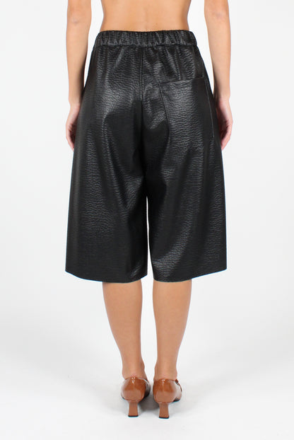 Bermuda shorts in eco-leather