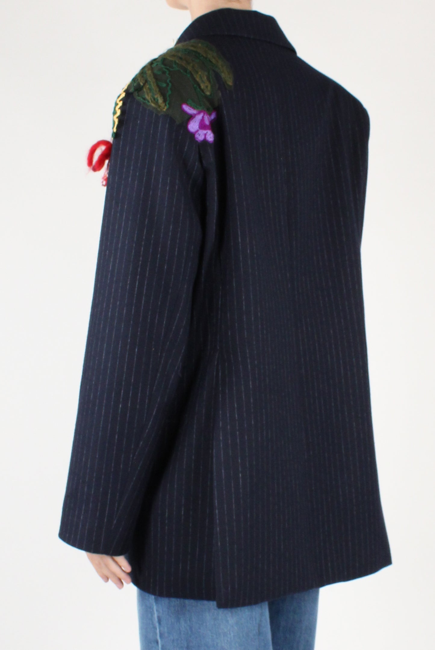 Blazer Over Gessato con Fiori Ricamati