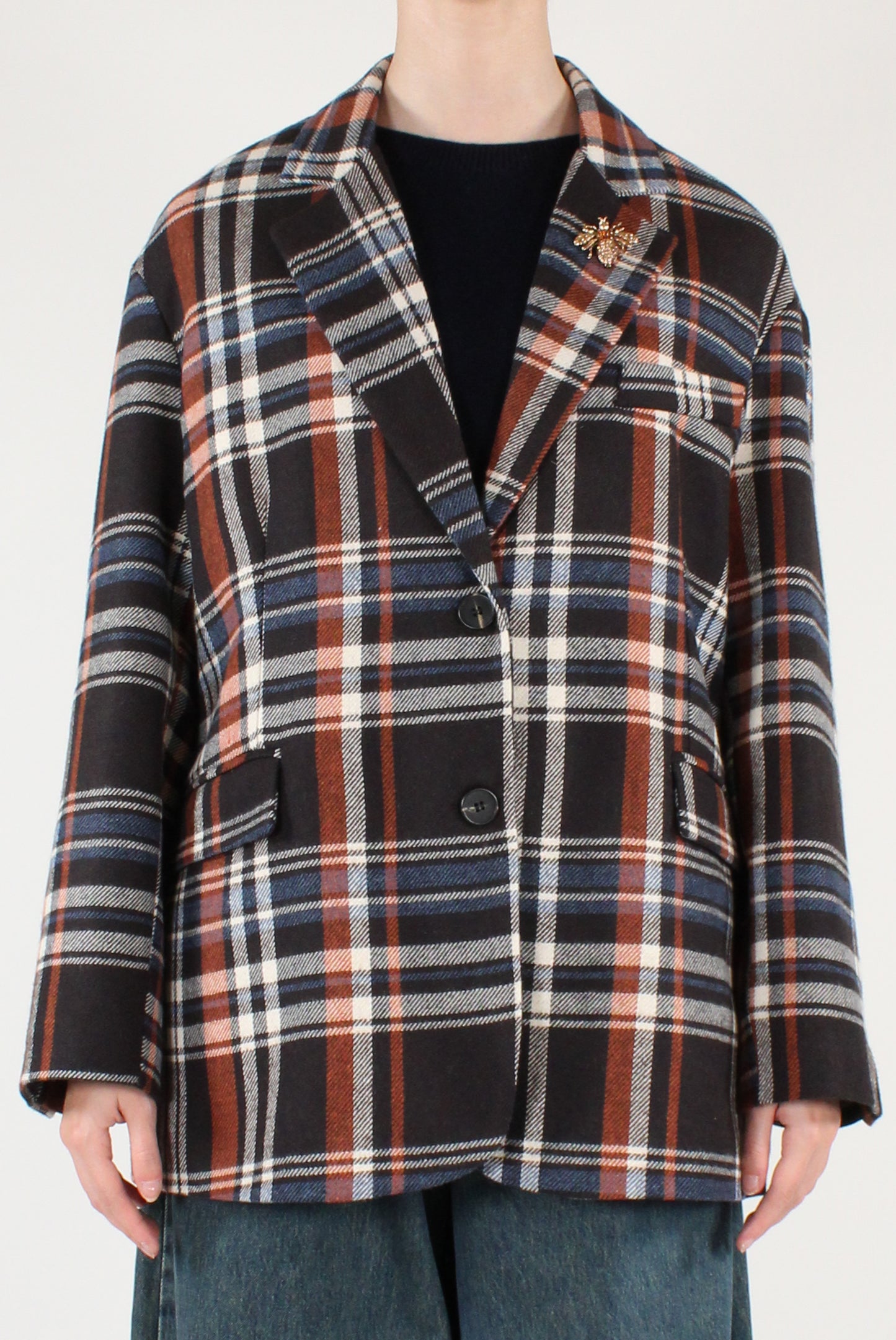 Blazer Over Monopetto in Tartan