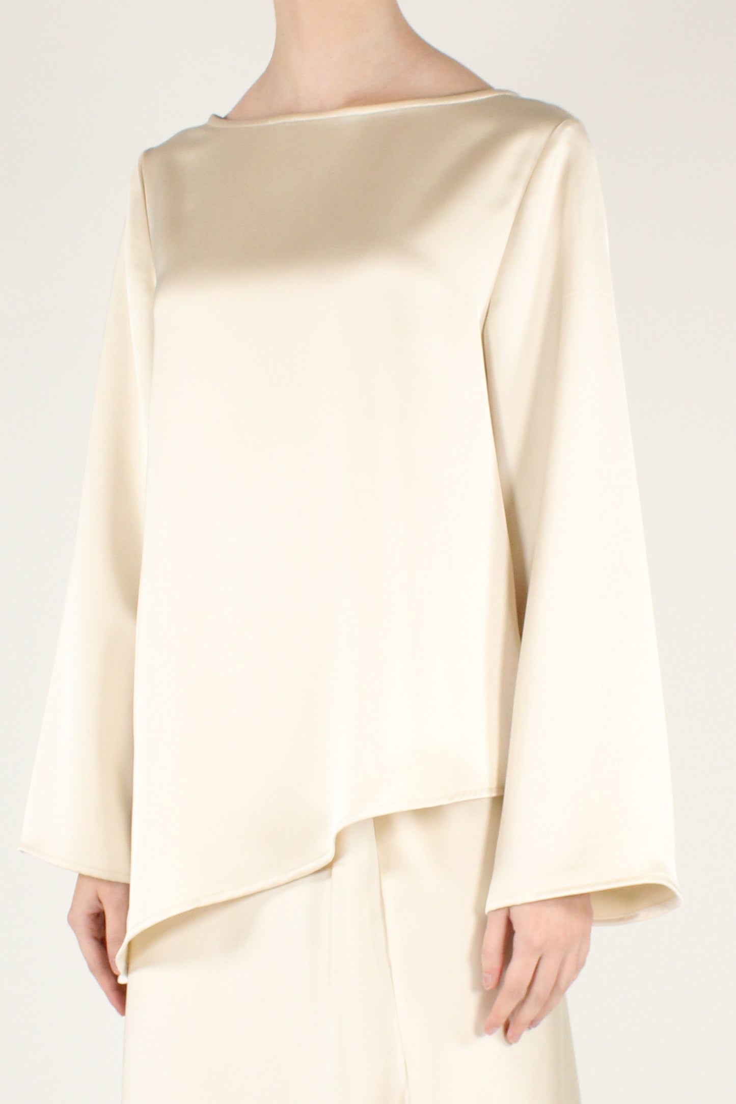 Blusa Asimmetrica in Satin