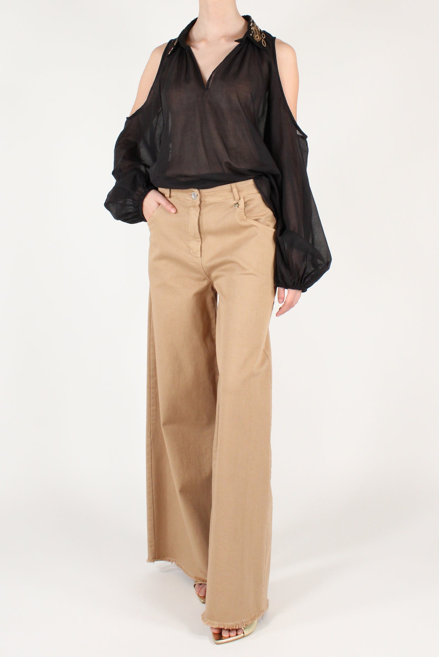 Blusa Over con Cut Out in Mussola