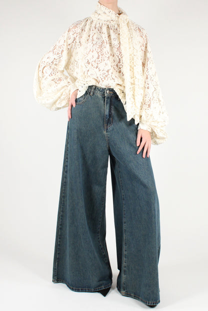 Blusa in Pizzo con Fiocco