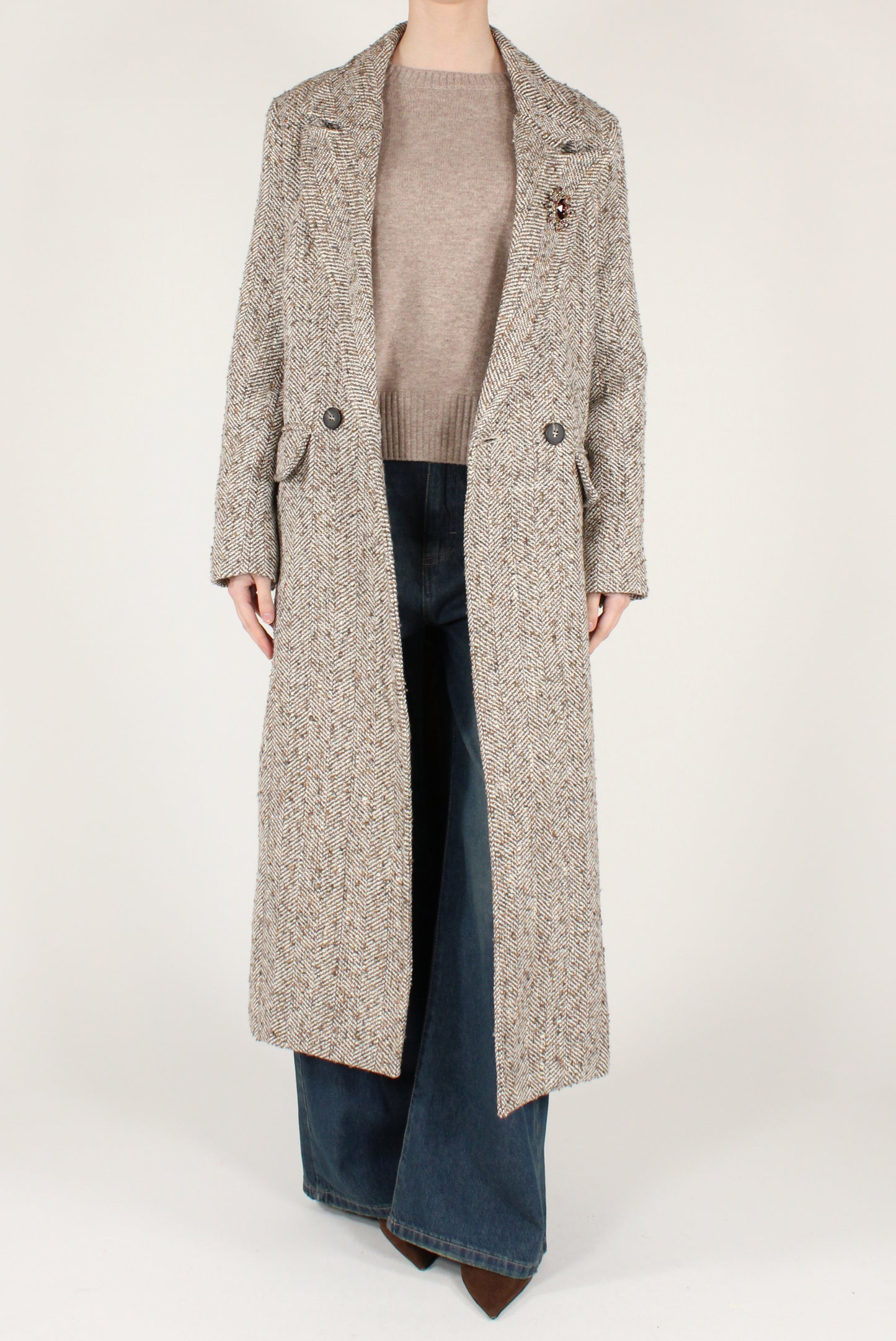 Cappotto Lungo Spigato con Spilla