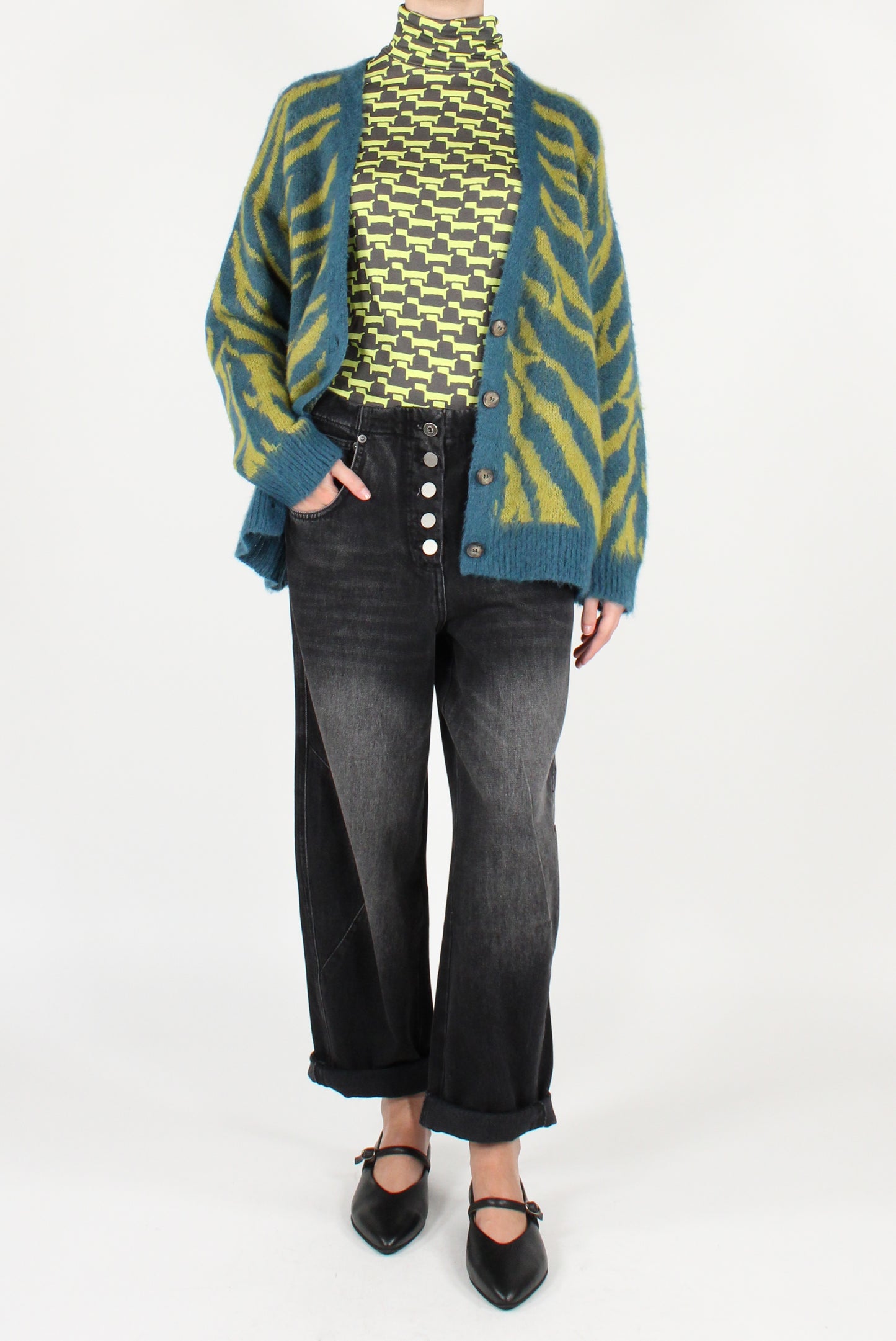 Cardigan Over Fantasia Zebrata