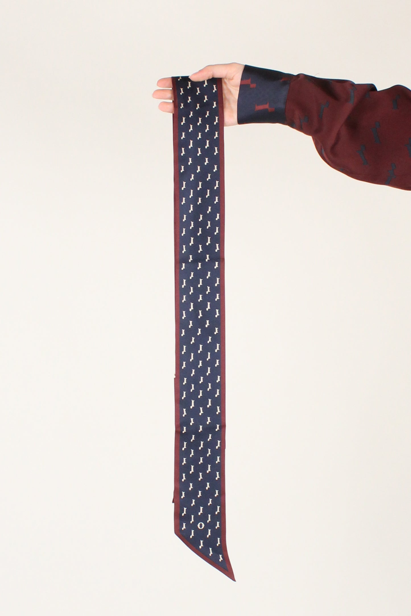 Cravatta Foulard Stampa Bassotti Stilizzati