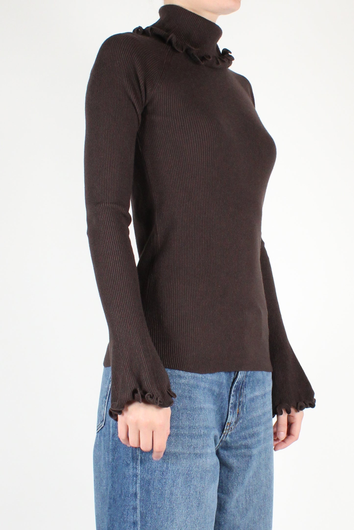 Fine Ribbed Turtleneck with Ruffles