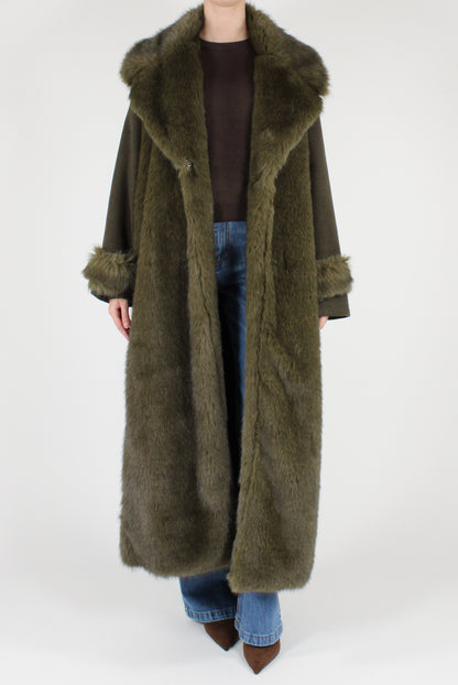 Cappotto Lungo con Eco Pelliccia