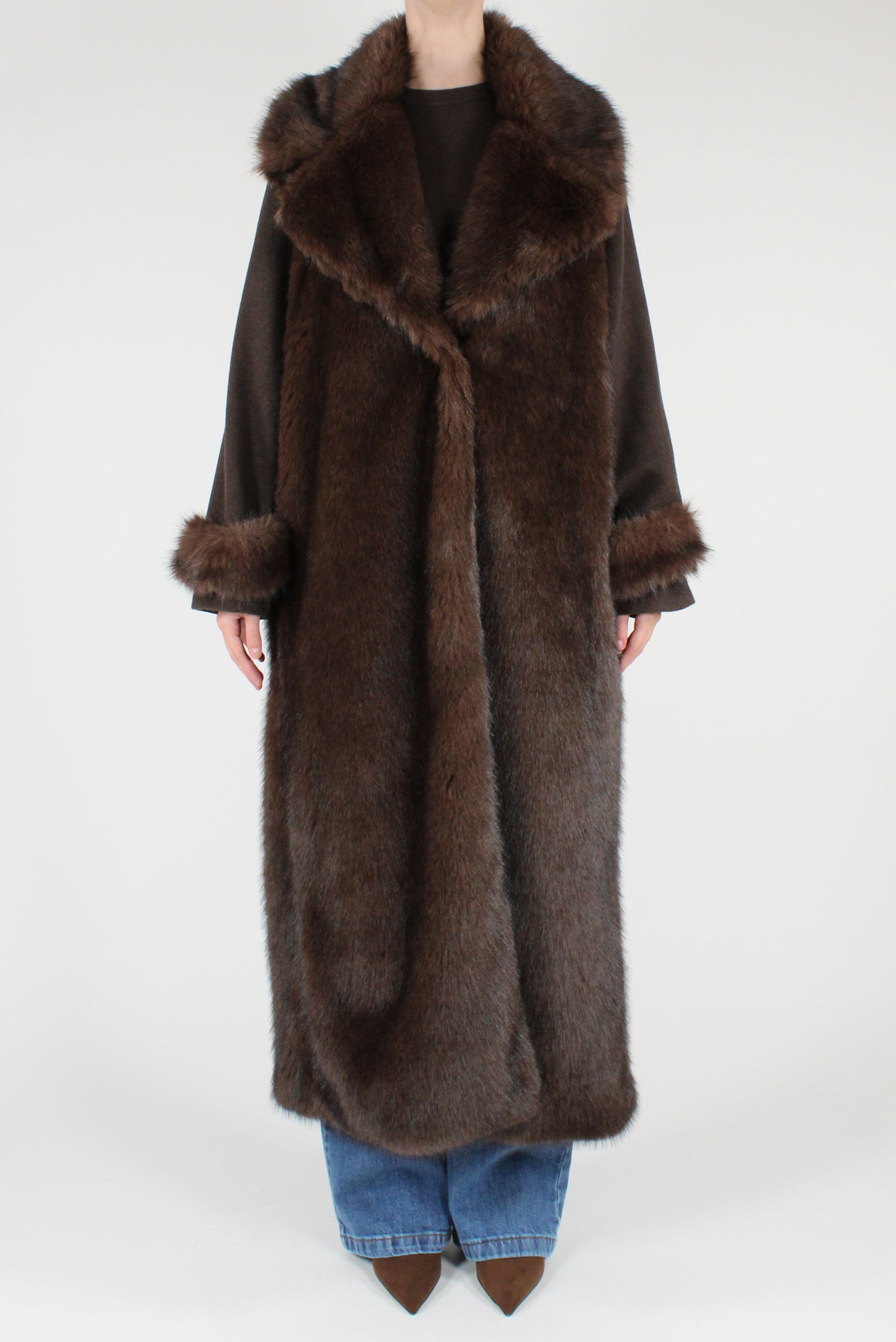 Cappotto Lungo con Eco Pelliccia