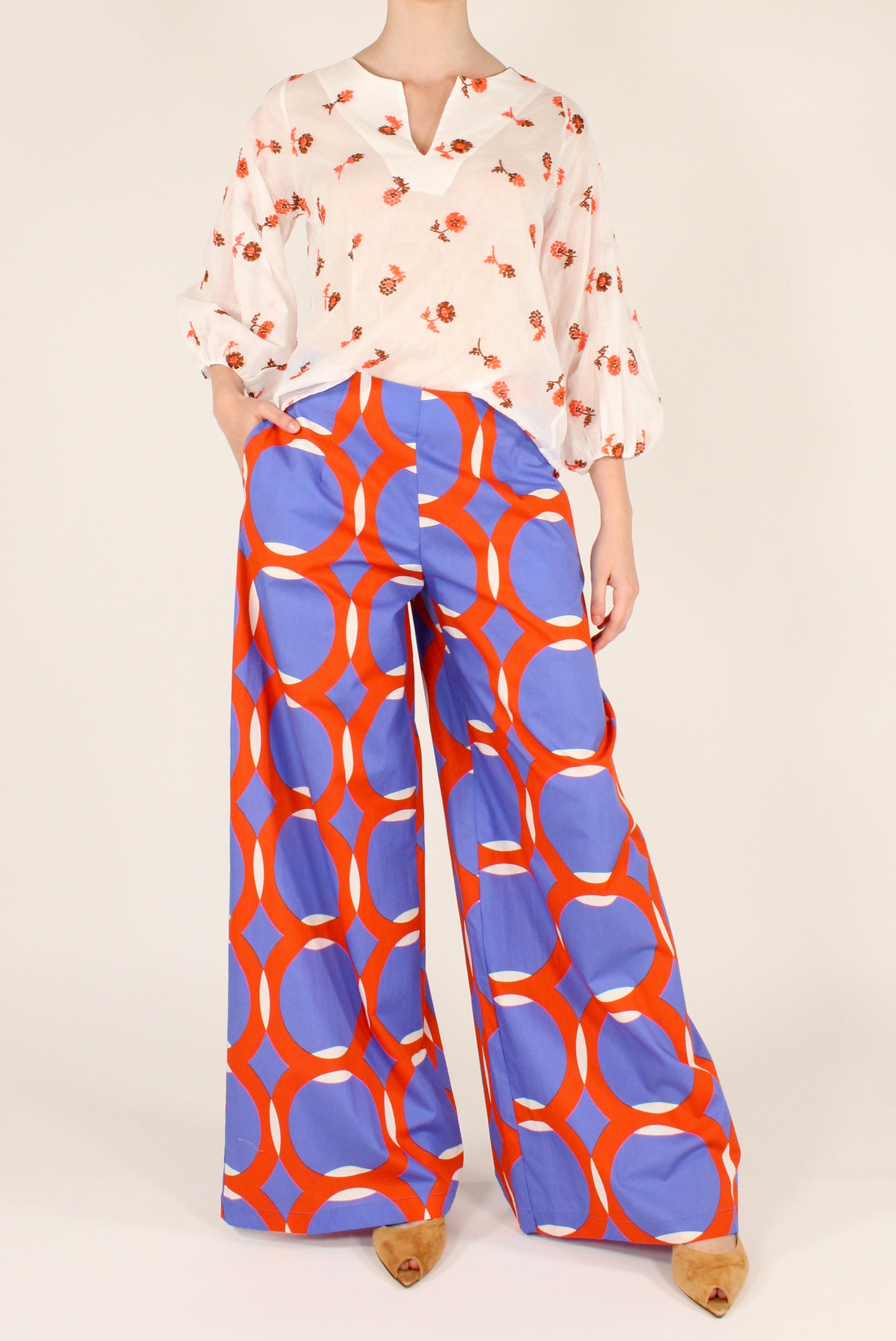 Blusa con Ricami Floreali All Over