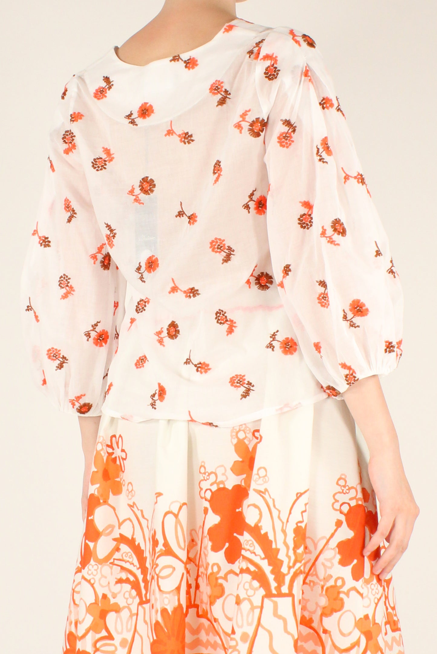 Blusa con Ricami Floreali All Over