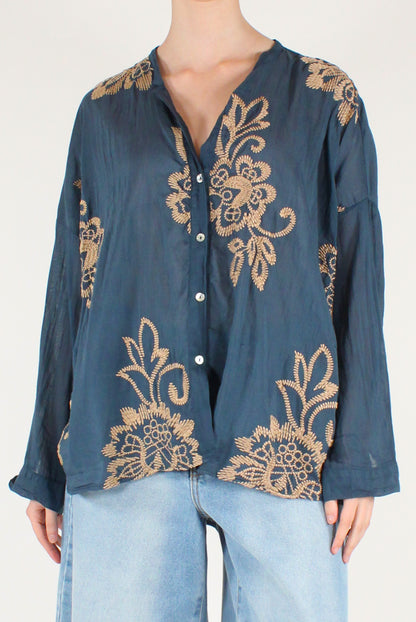 Camicia Over in Mussola con Ricami a Contrasto