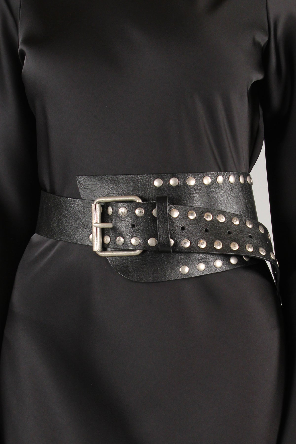 Cintura a Vita Alta in Pelle con Borchie