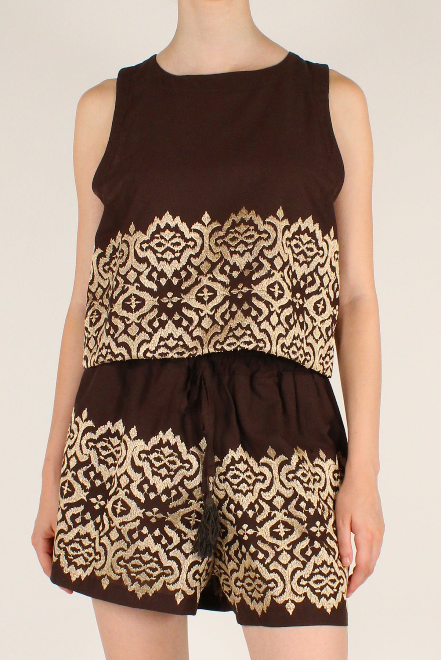 Completo Top e Shorts con Ricami Dorati
