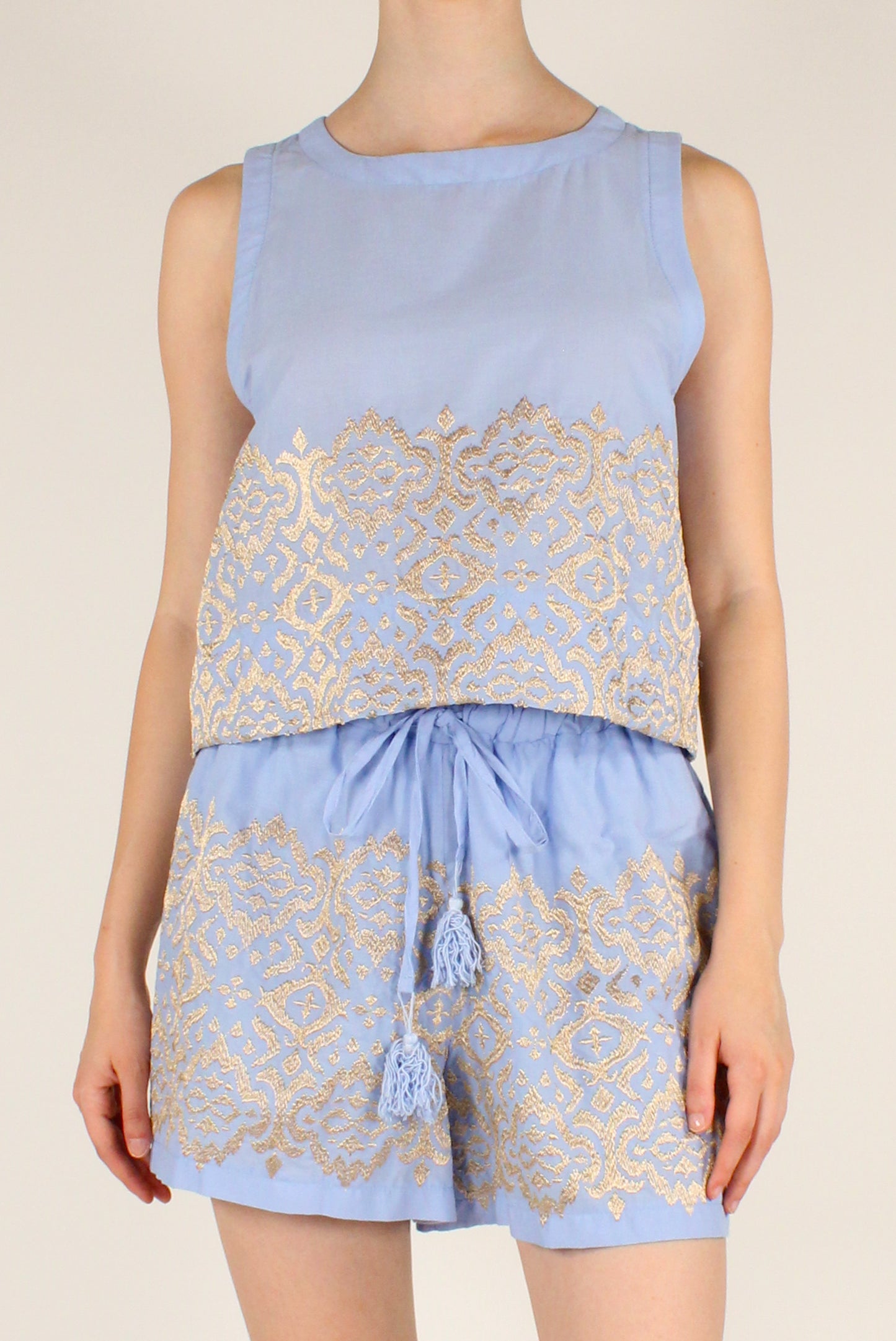 Completo Top e Shorts con Ricami Dorati