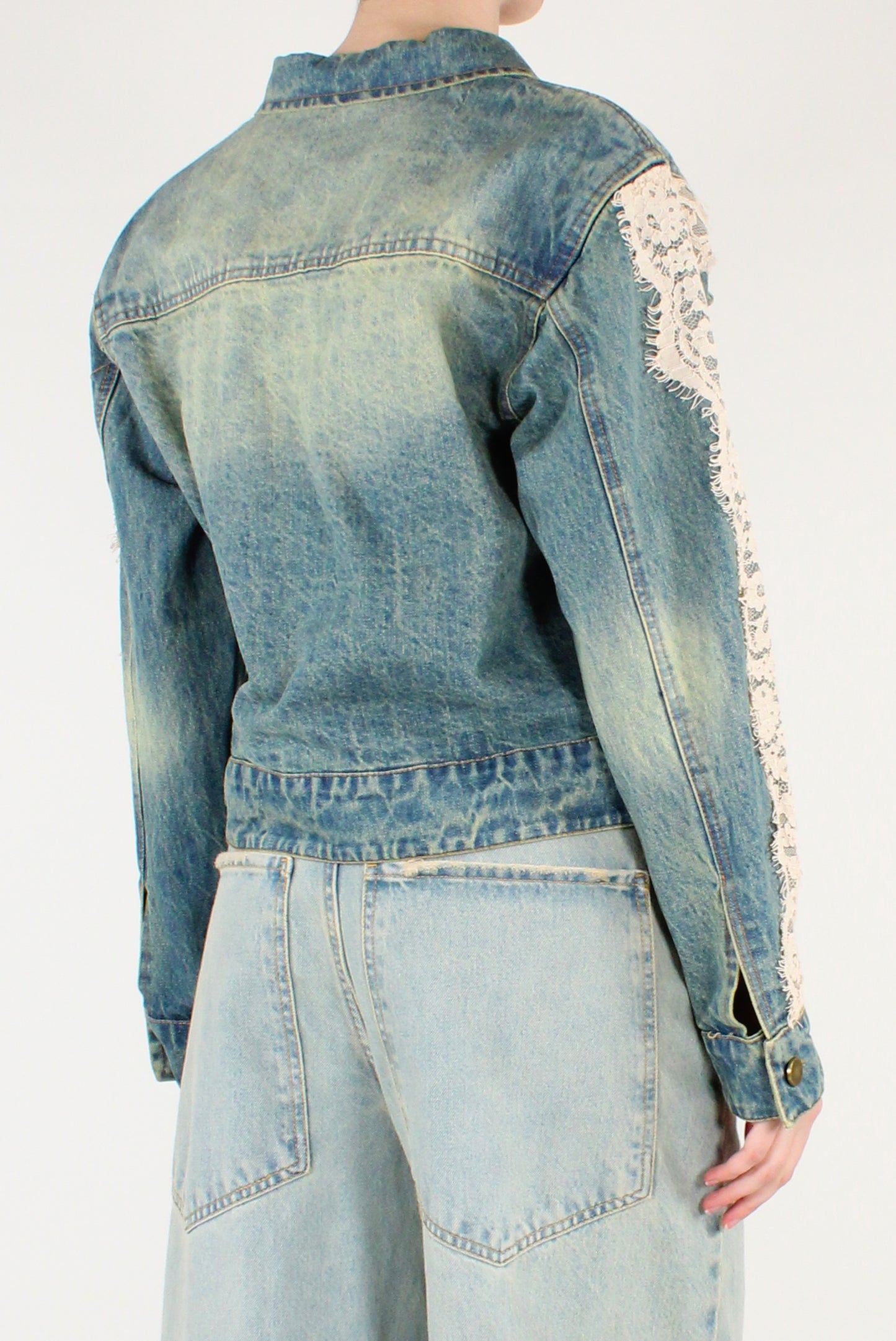Giacca in Denim Slavato con Pizzo