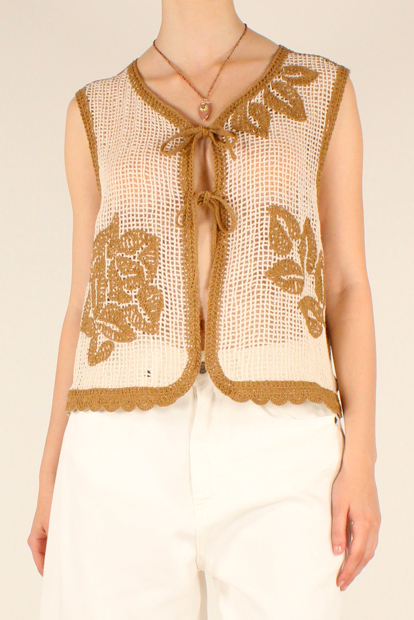 Gilet Ricamato a Crochet Bicolore