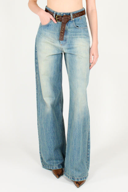 Jeans Délavé con Cintura Borchiata