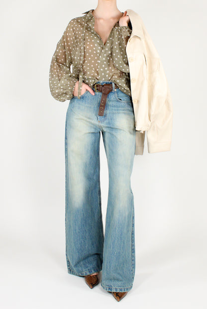 Jeans Délavé con Cintura Borchiata