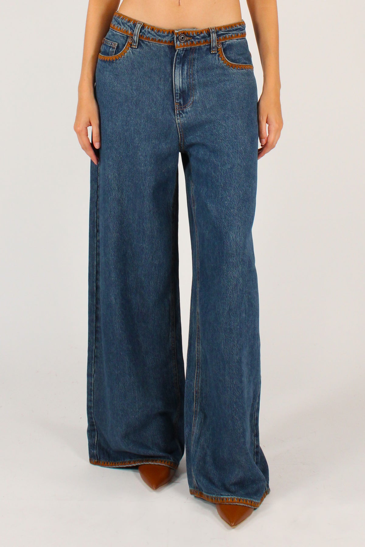 Jeans con Dettagli Ricamati