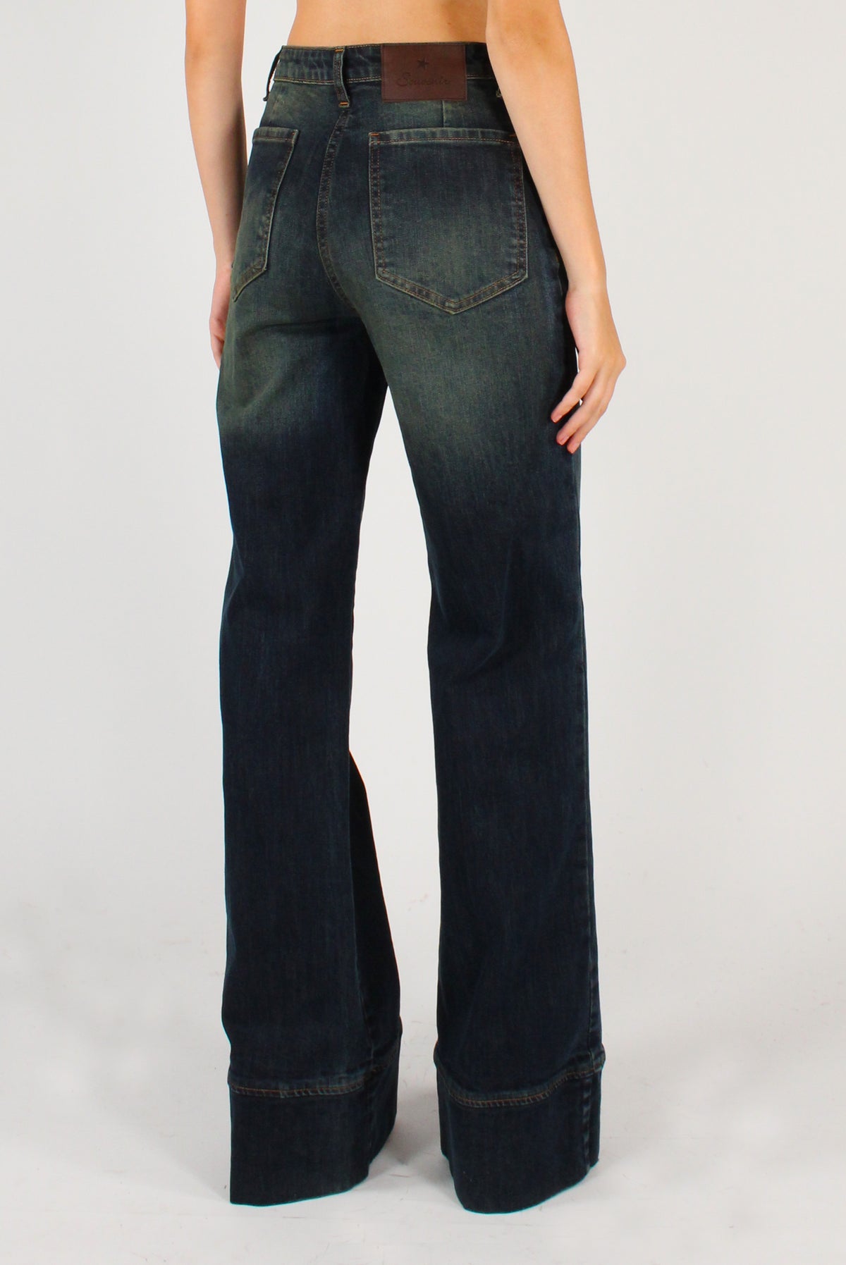 Jeans Svasati con Tasche Applicate