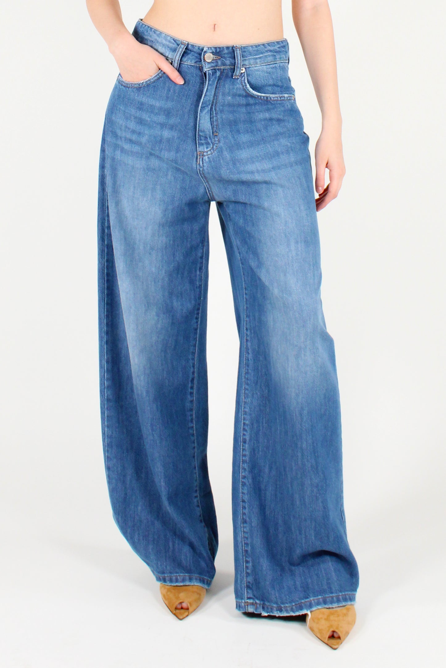 Jeans with pockets