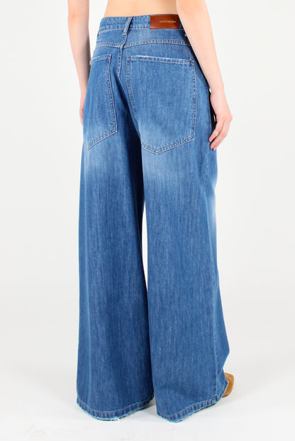 Jeans with pockets