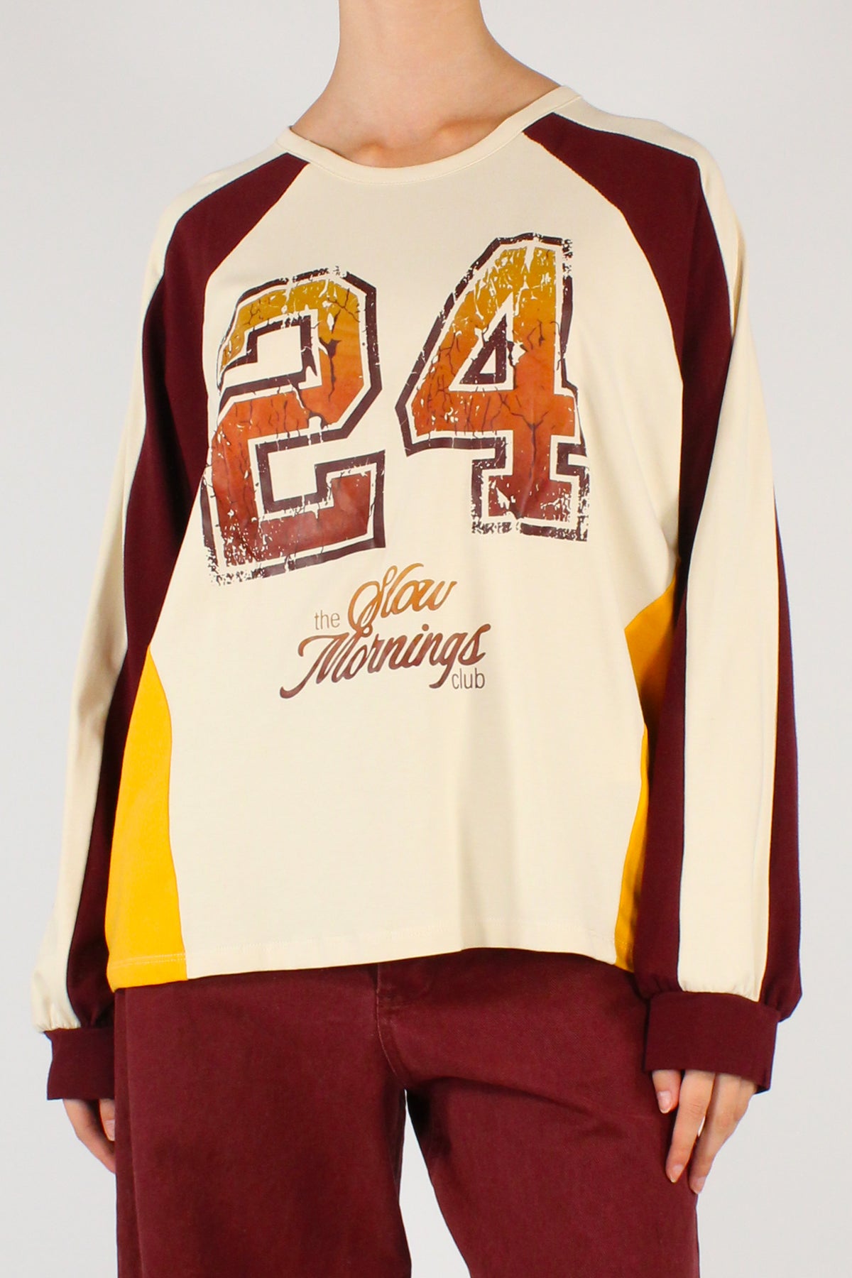 Maglia Raglan con Scritta "24"