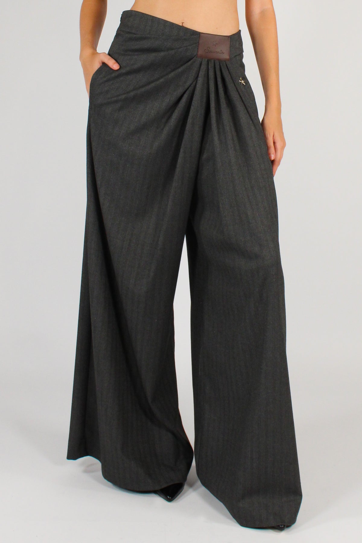 Pantaloni Drappeggiati in Tessuto Spigato