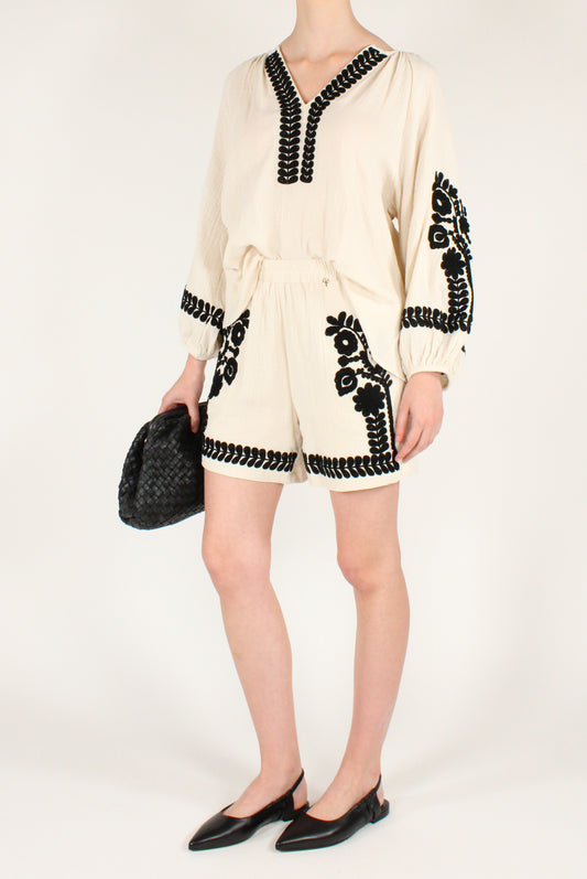 Shorts with Contrast Floral Embroidery