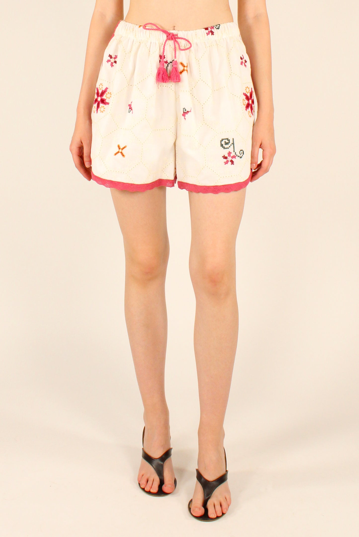 Completo Camicia e Shorts Ricamati in Sangallo