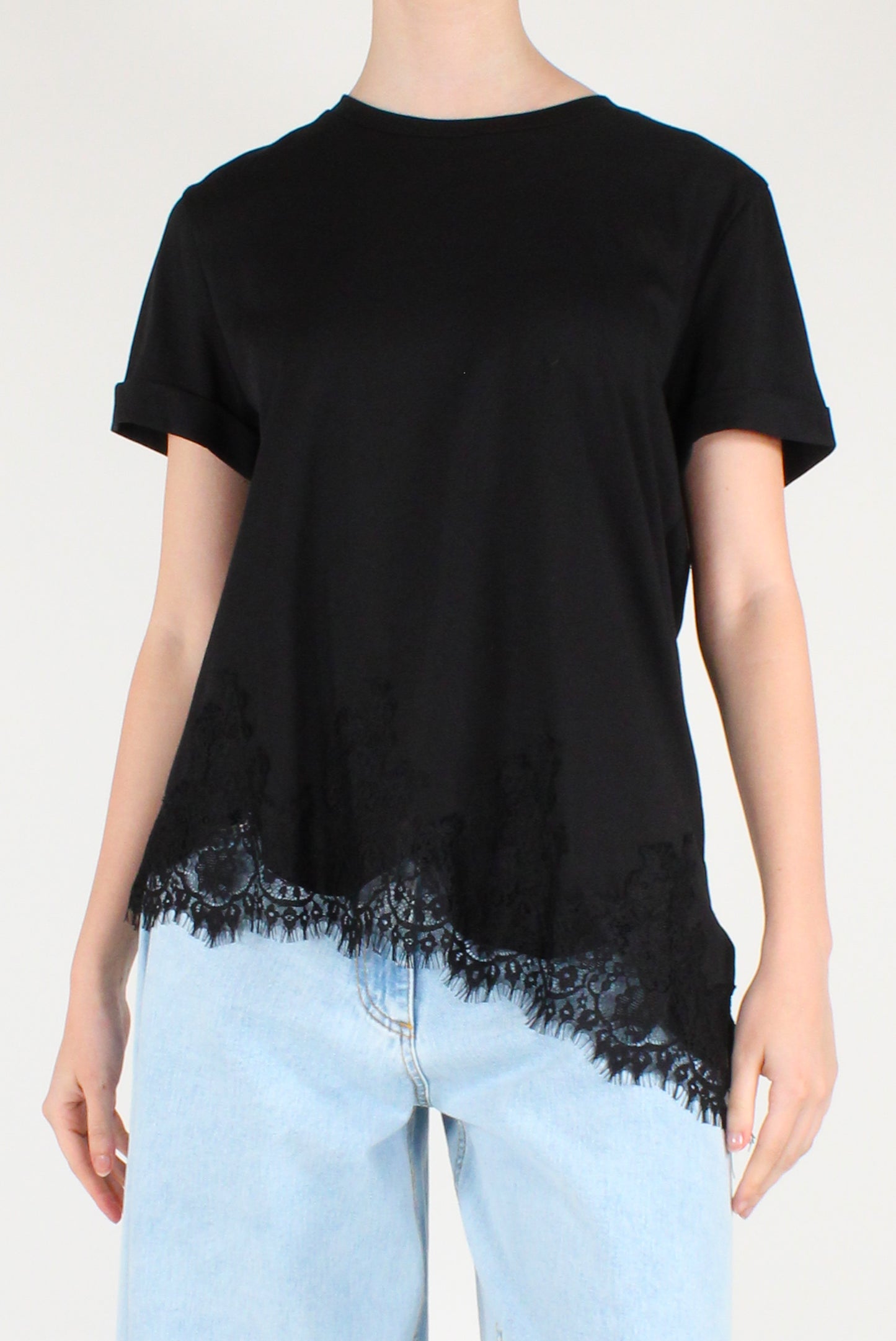 T-shirt Asimmetrica con Pizzo