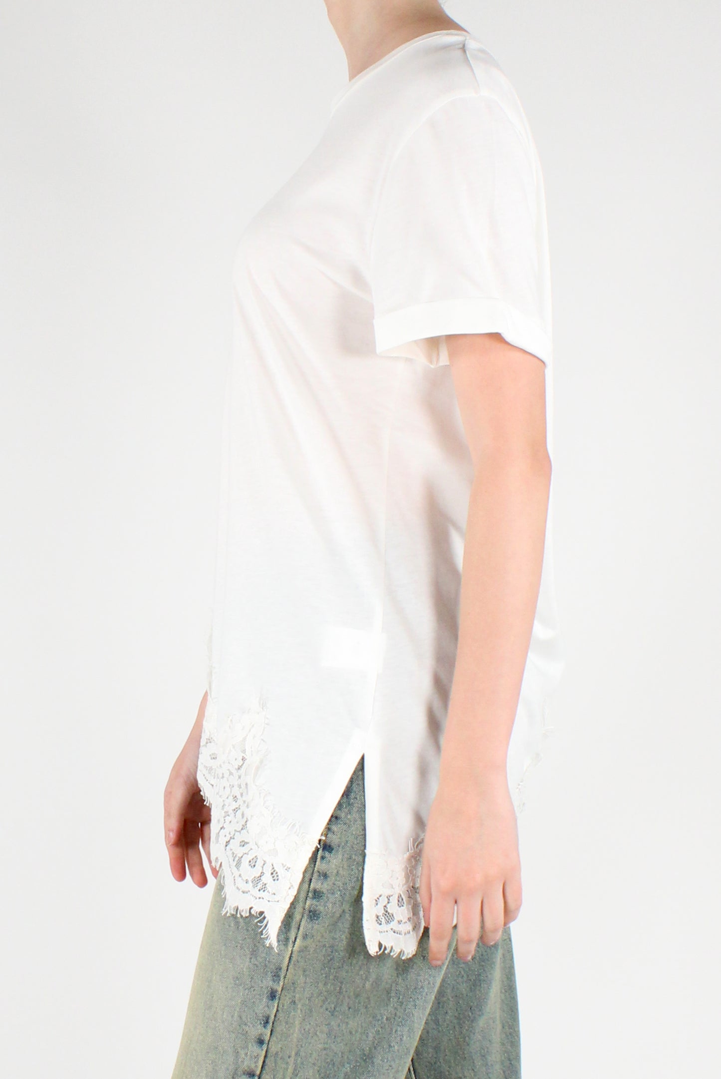 T-shirt Asimmetrica con Pizzo
