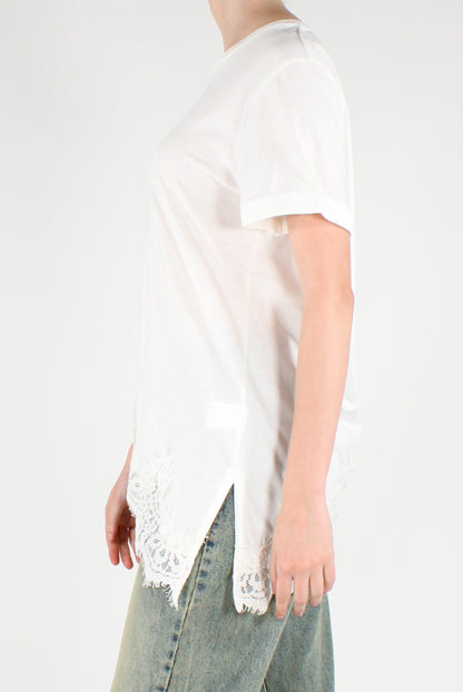 T-shirt Asimmetrica con Pizzo