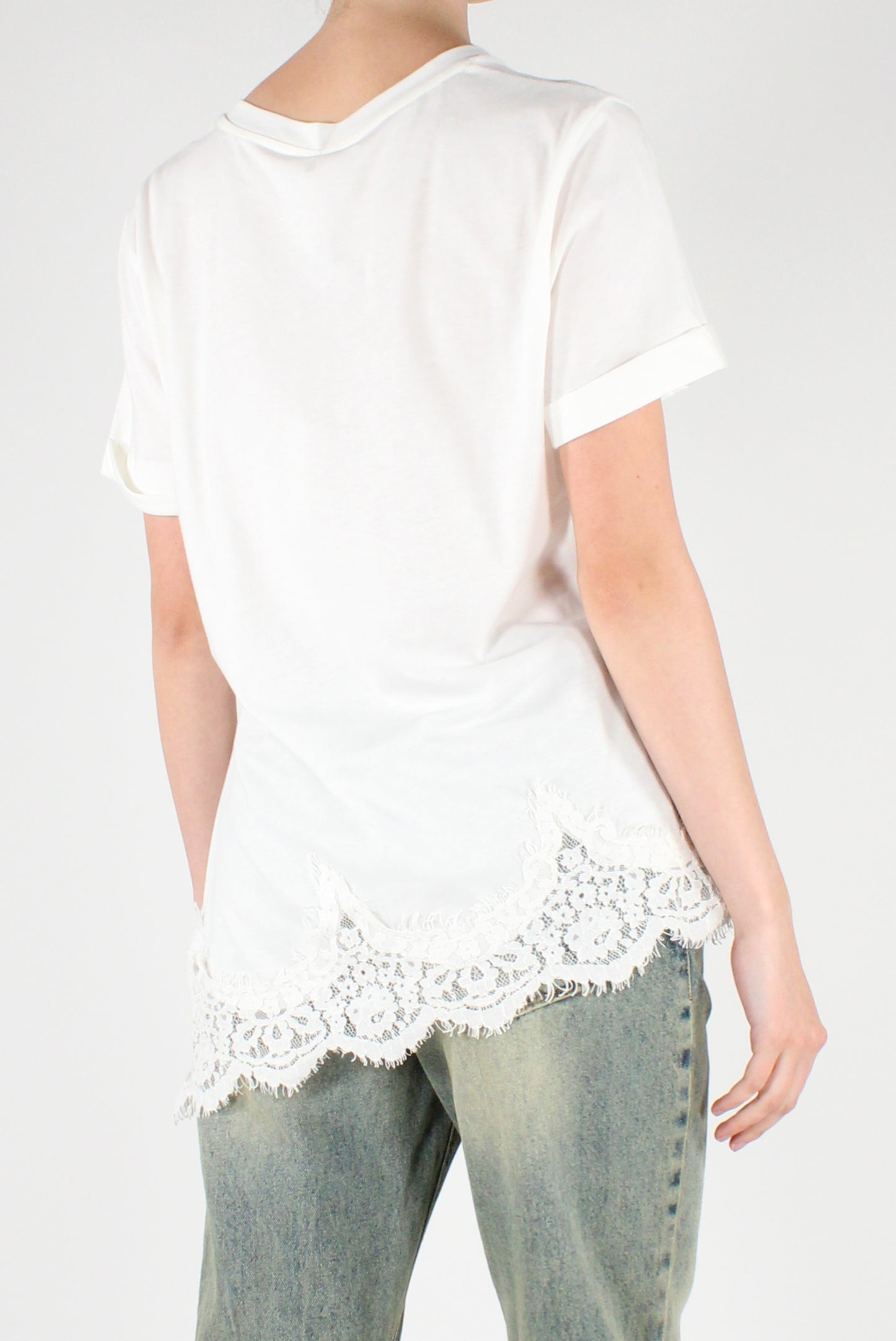 T-shirt Asimmetrica con Pizzo