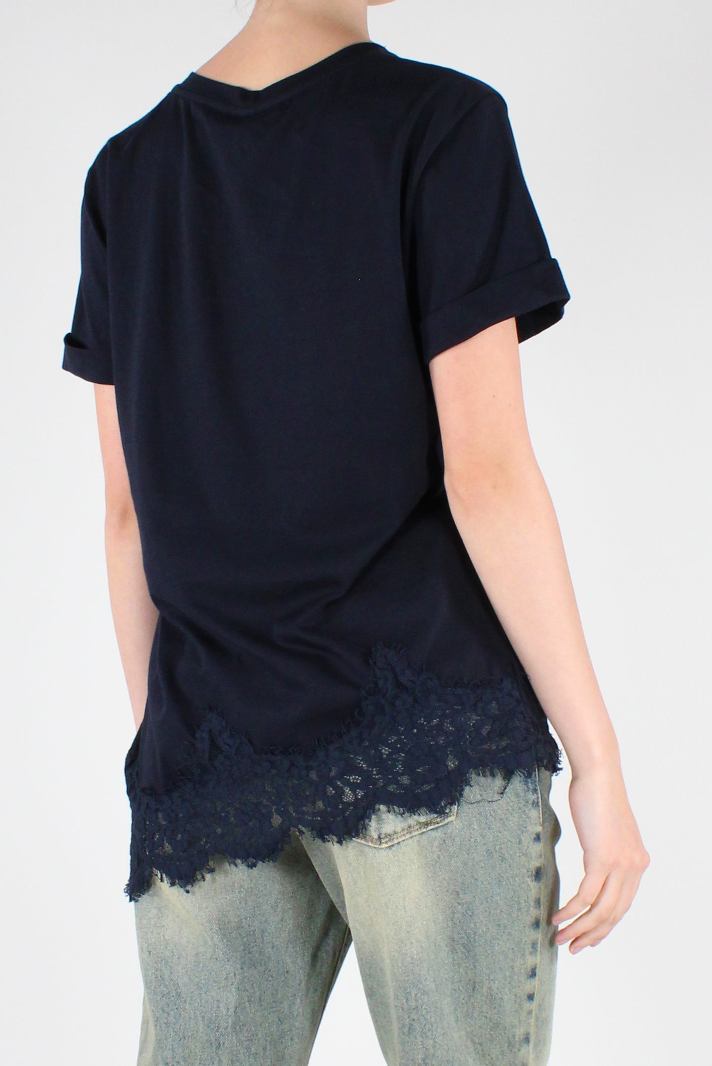 T-shirt Asimmetrica con Pizzo