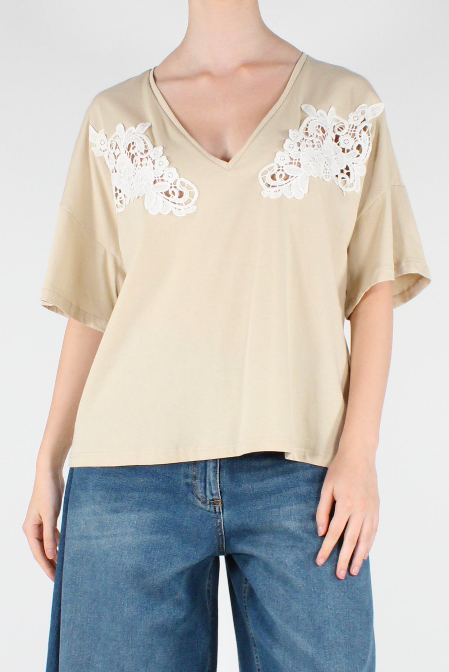T-shirt Scollo a V Inserti in Pizzo