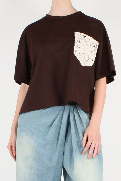 T-shirt con Tasca Ricamata a Crochet