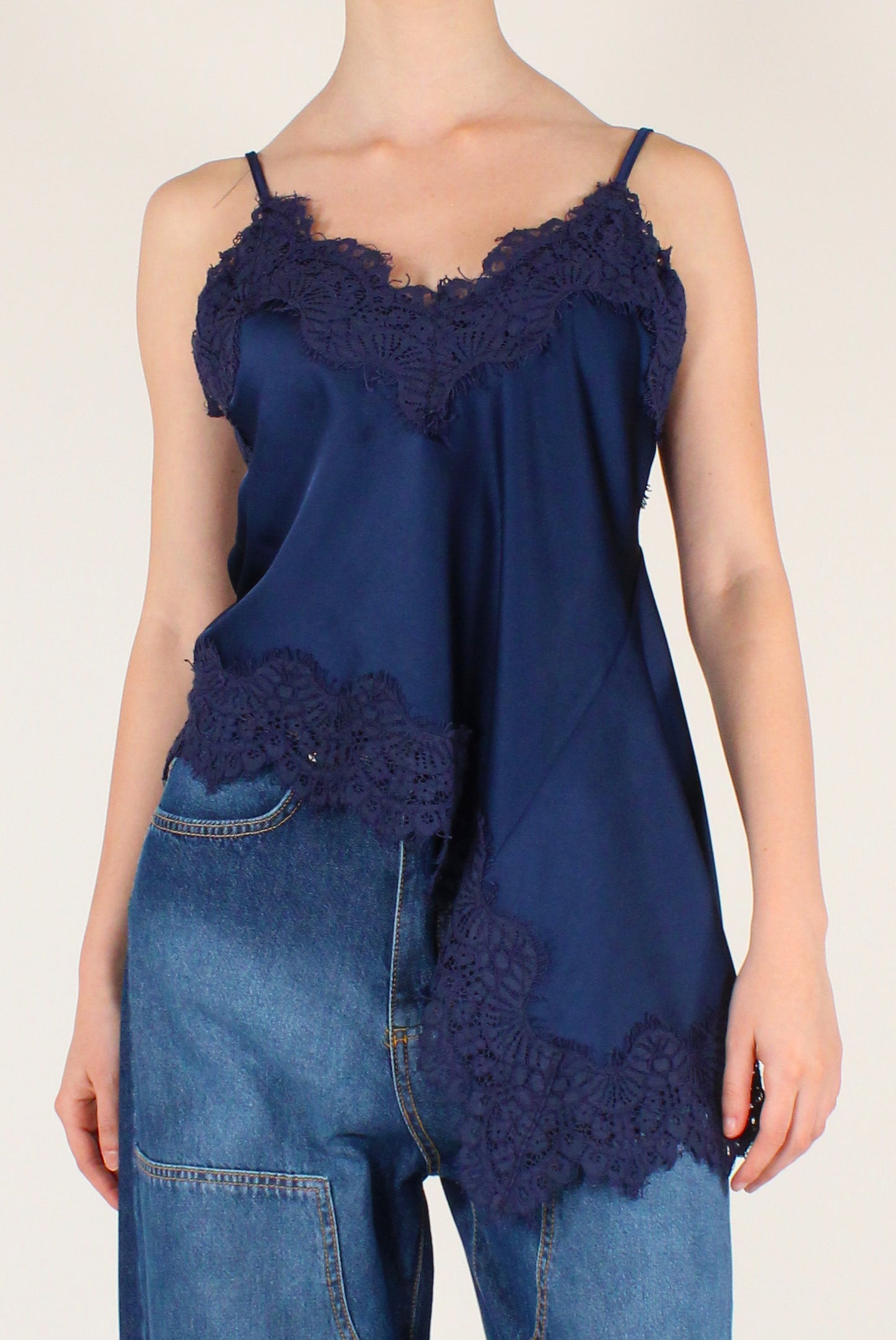 Top Asimmetrico in Raso con Pizzo