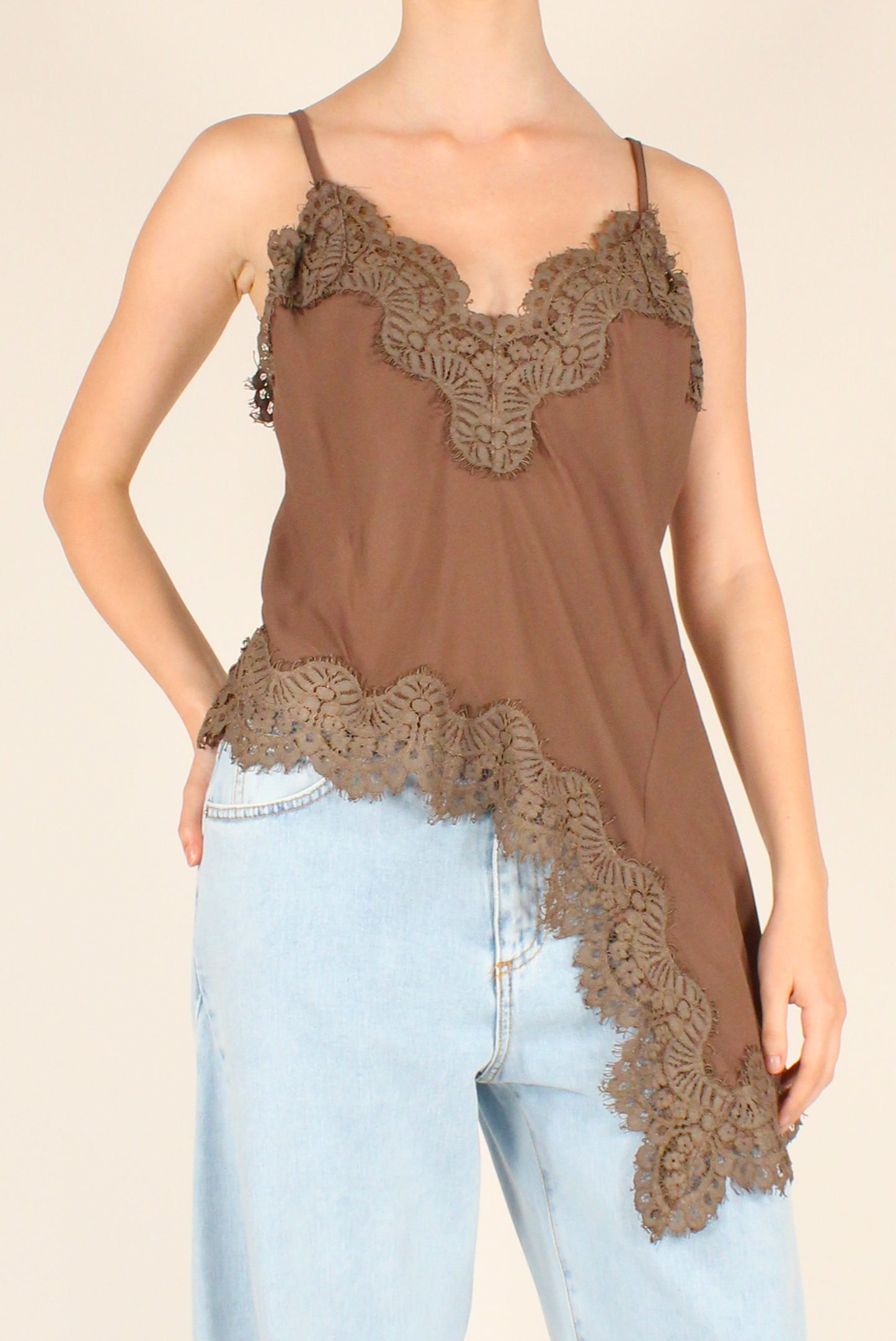 Top Asimmetrico in Viscosa con Pizzo