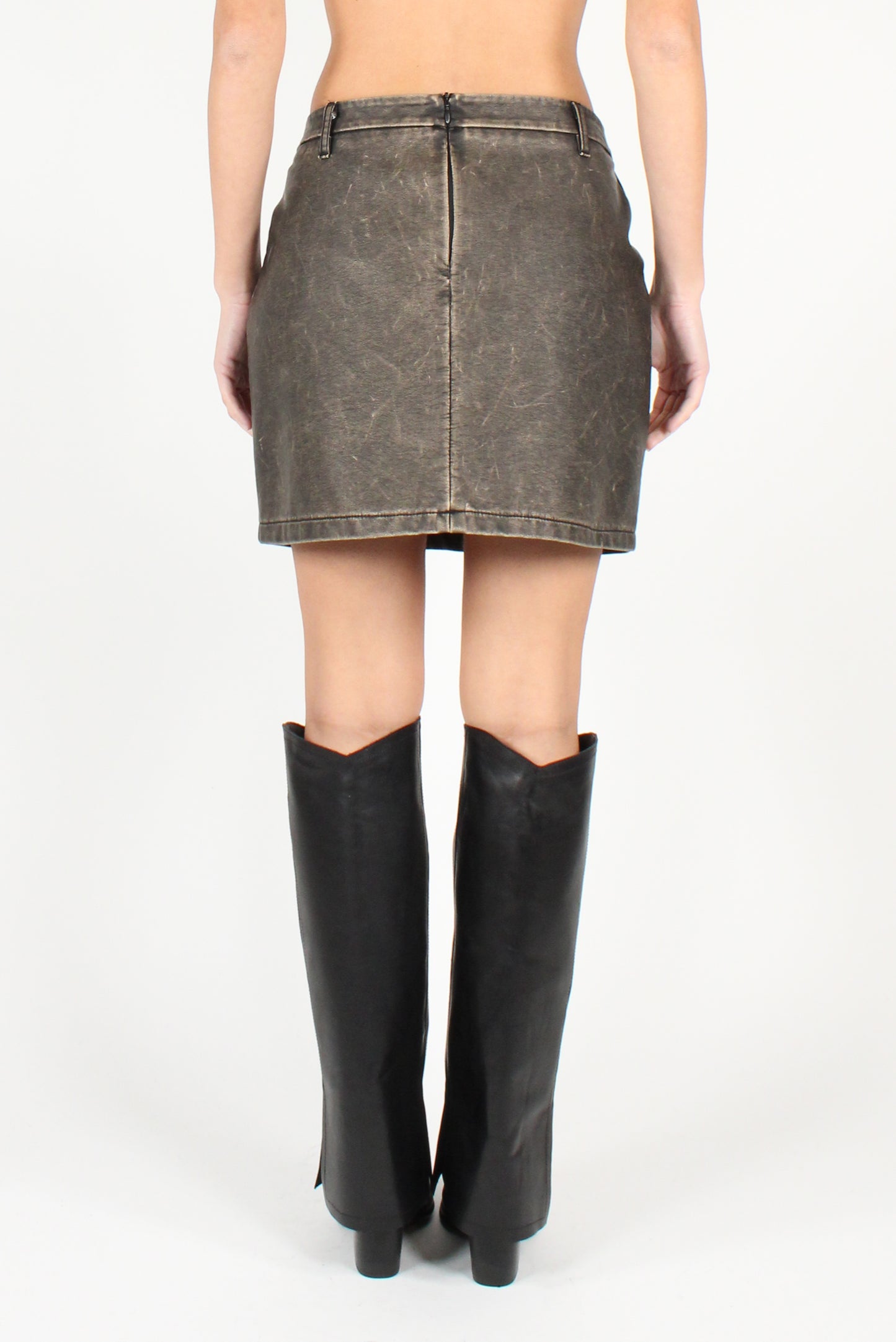 Miniskirt in aged eco-leather