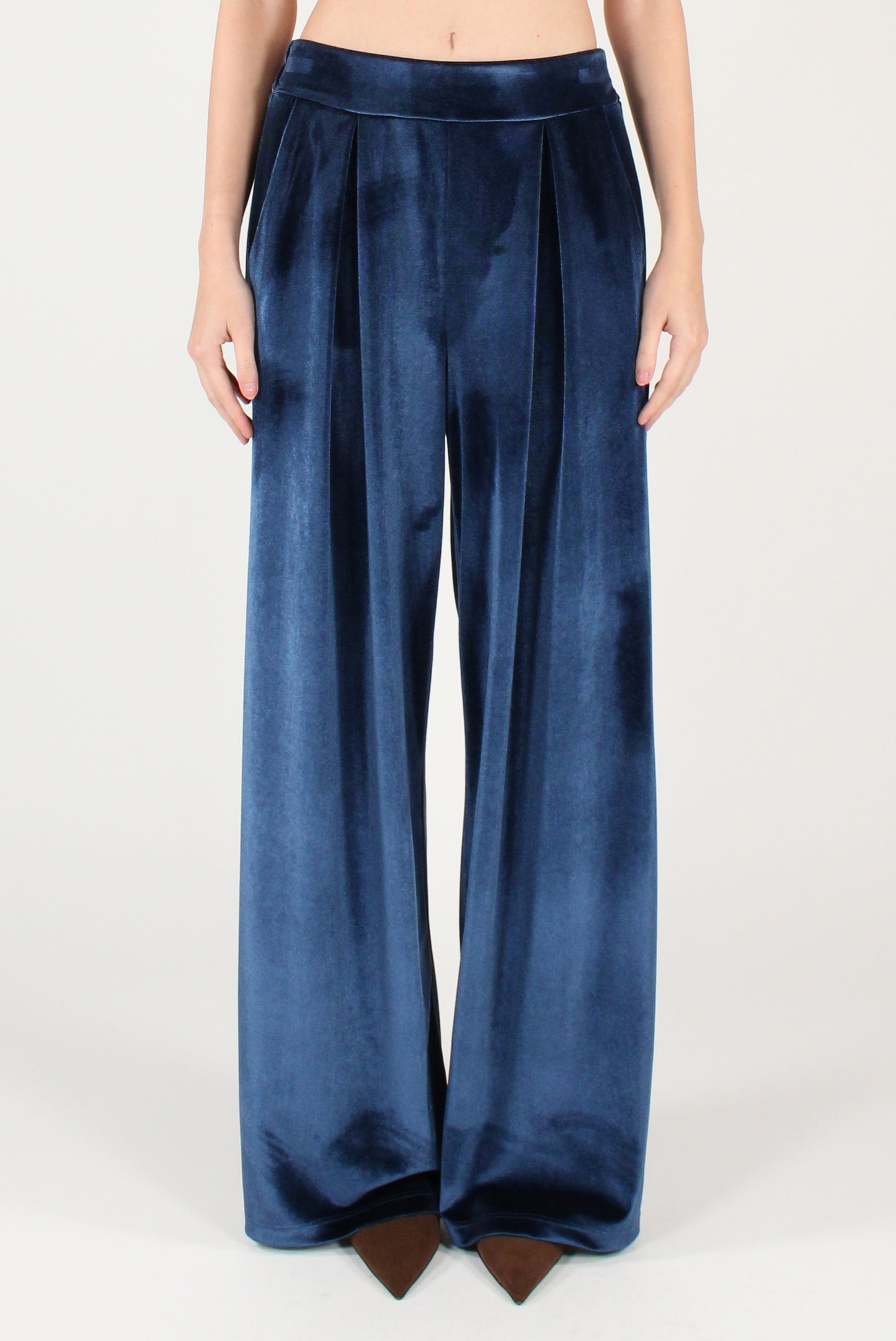 Pantaloni con Pinces in Velluto Liscio