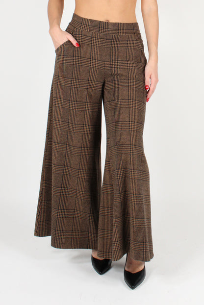 Wide trousers in Pied de Poule Tartan