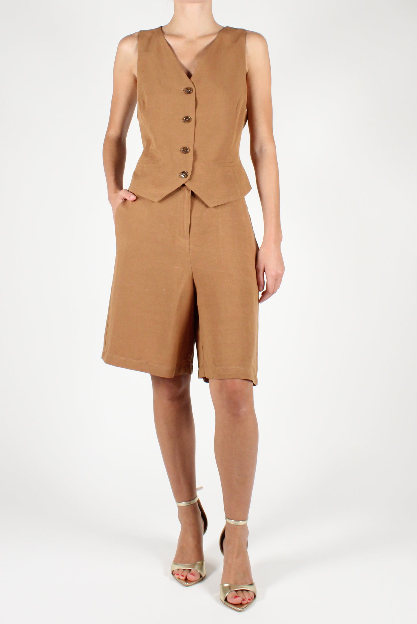 Waistcoat and Bermuda shorts set in linen blend